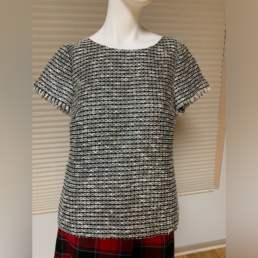 Talbots Women’s Top Size 6 Like New fringe sleeves Black /White /silver/…